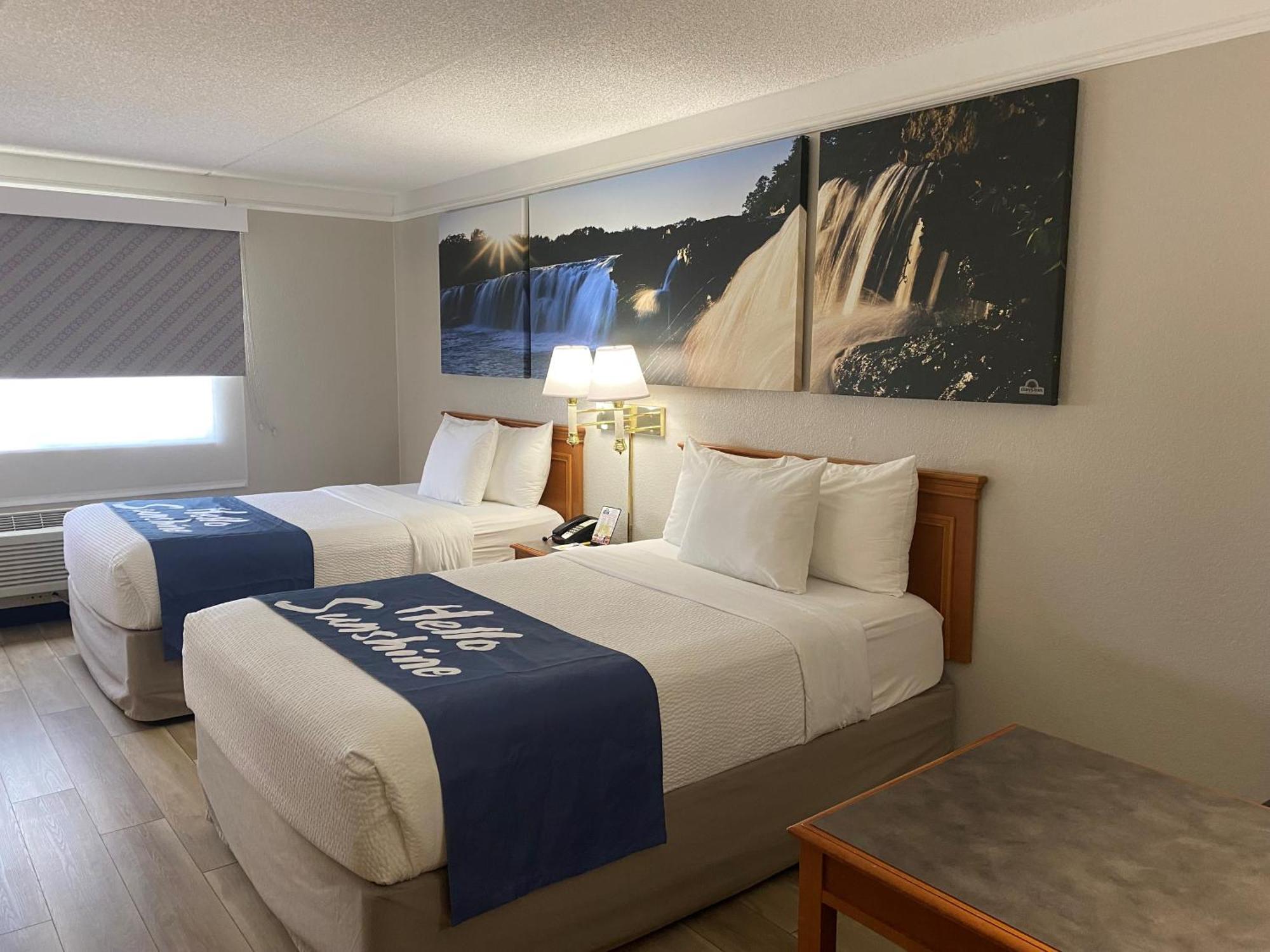 Days Inn & Suites By Wyndham Arlington Heights Exteriér fotografie