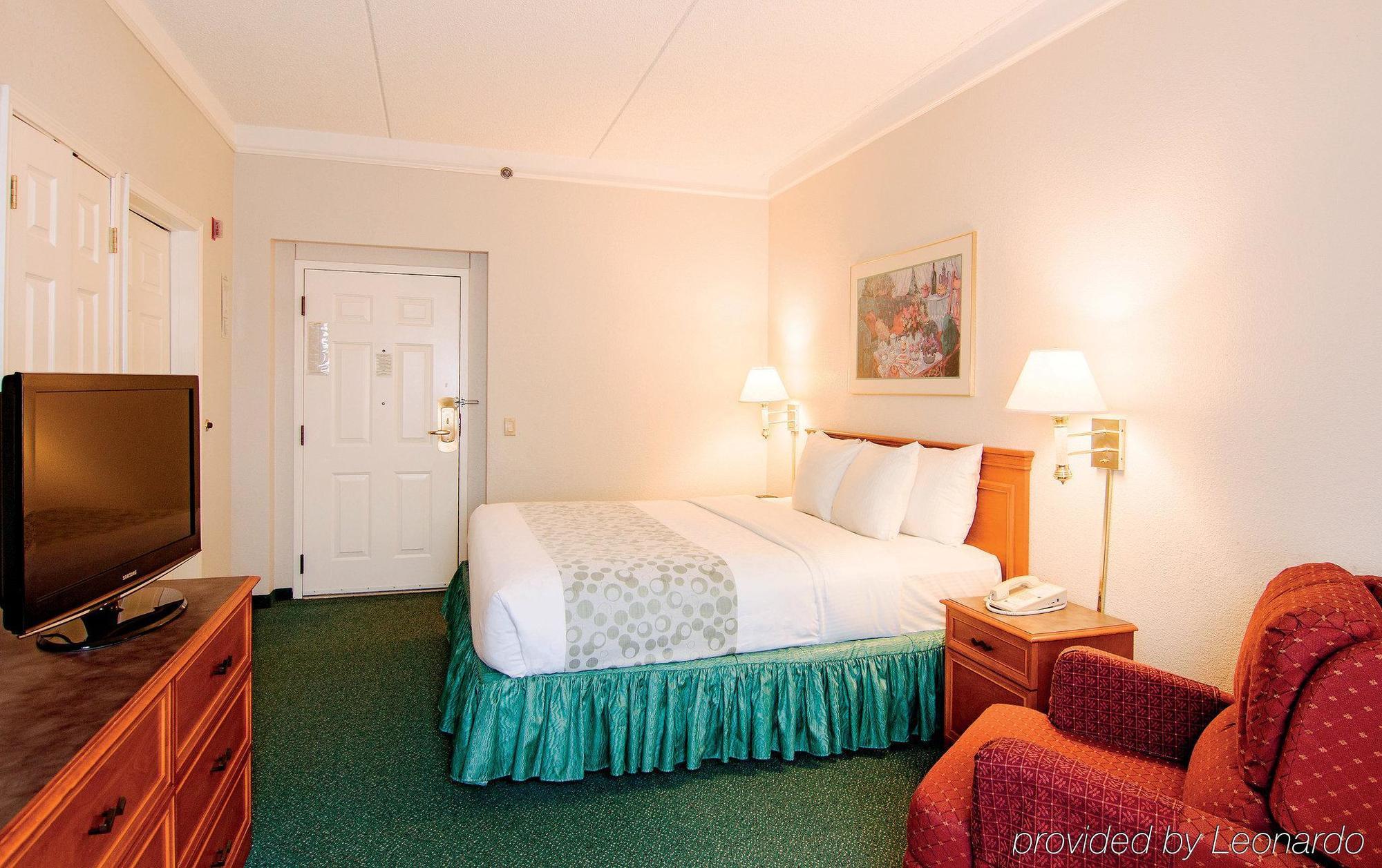 Days Inn & Suites By Wyndham Arlington Heights Exteriér fotografie