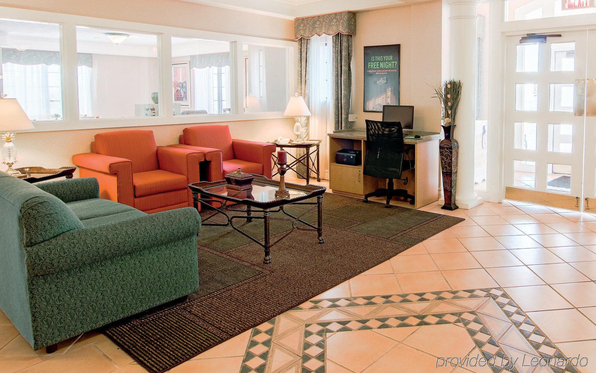 Days Inn & Suites By Wyndham Arlington Heights Exteriér fotografie