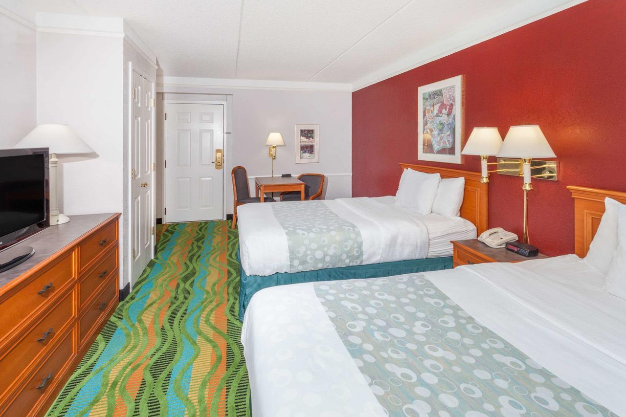 Days Inn & Suites By Wyndham Arlington Heights Exteriér fotografie